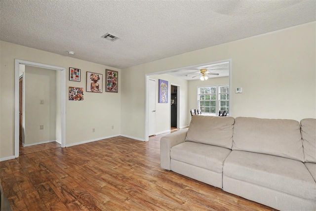 407 NW 30th St, Lawton, OK 73505