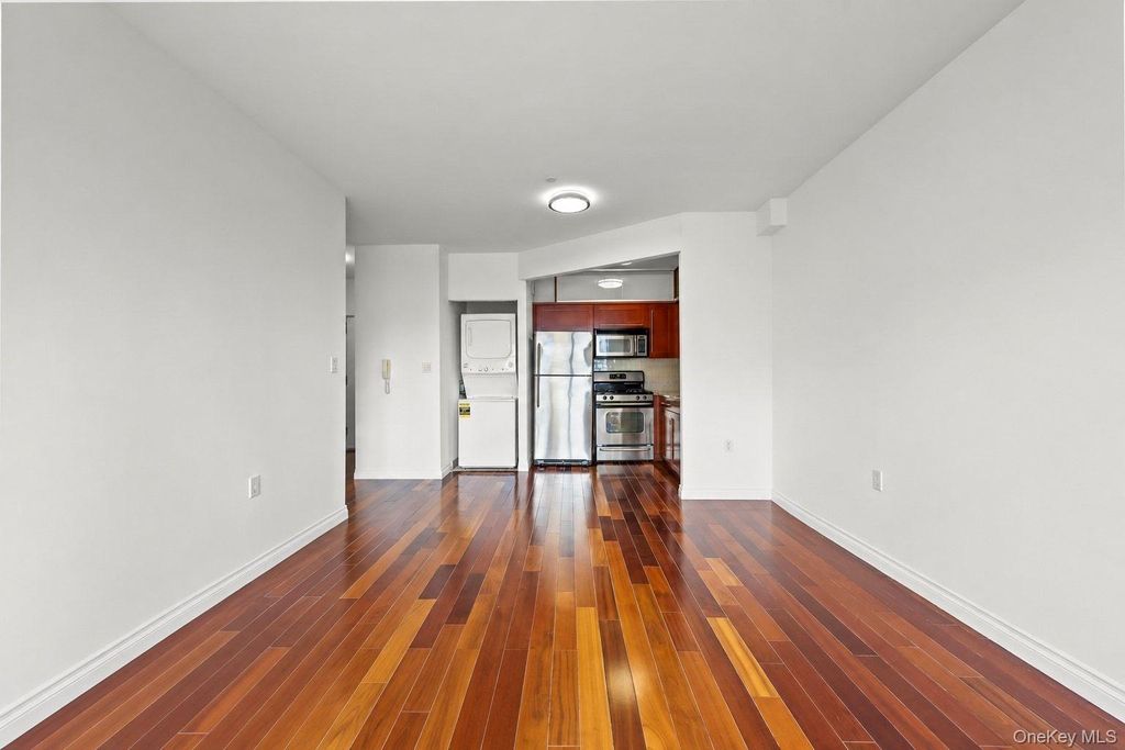 30-85 Vernon Boulevard 6E, Astoria, NY 11102 — photo 4