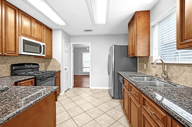 3102 Millers Oak Ln, Rosenberg, TX 77498