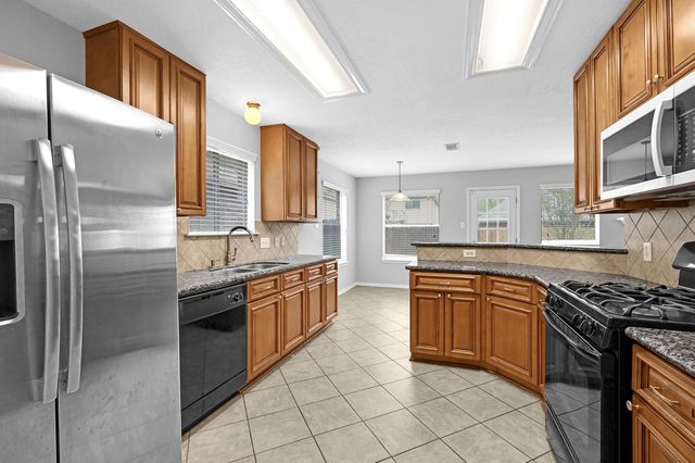 3102 Millers Oak Ln, Rosenberg, TX 77498