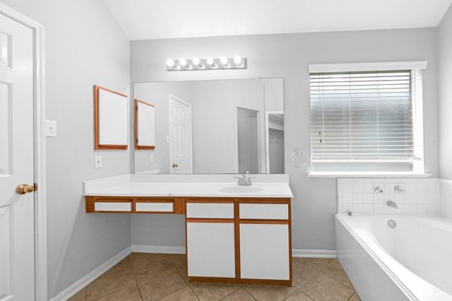 3102 Millers Oak Ln, Rosenberg, TX 77498