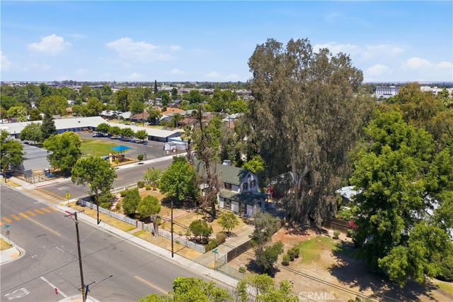 2132 Chester, Bakersfield, CA 93304