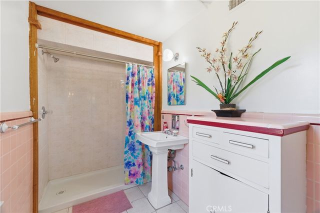 2132 Chester, Bakersfield, CA 93304