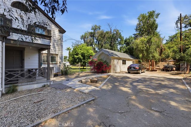 2132 Chester, Bakersfield, CA 93304