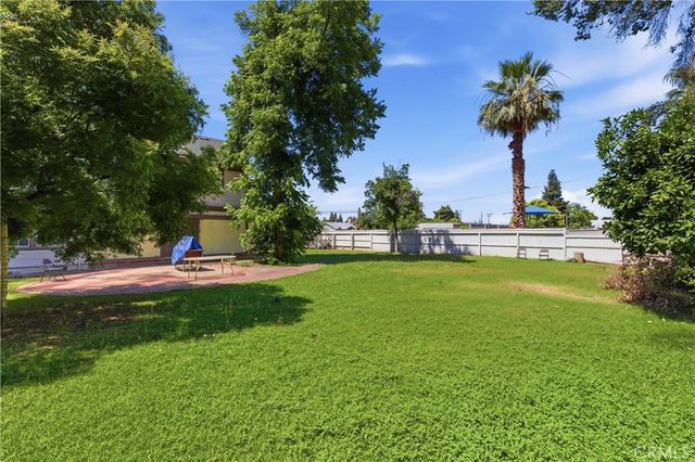 2132 Chester, Bakersfield, CA 93304