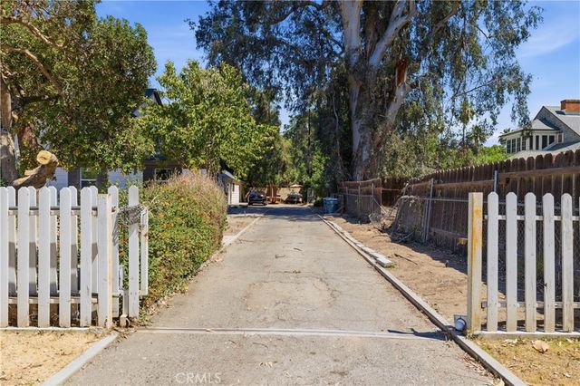2132 Chester, Bakersfield, CA 93304