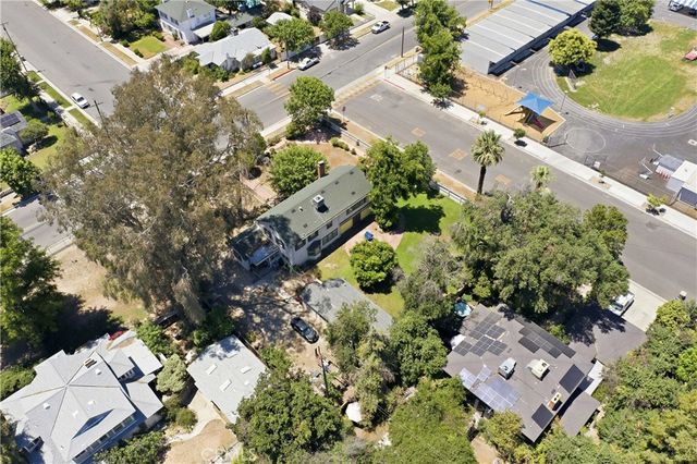 2132 Chester, Bakersfield, CA 93304