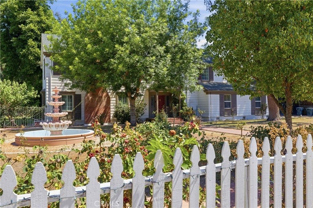 2132 Chester, Bakersfield, CA 93304