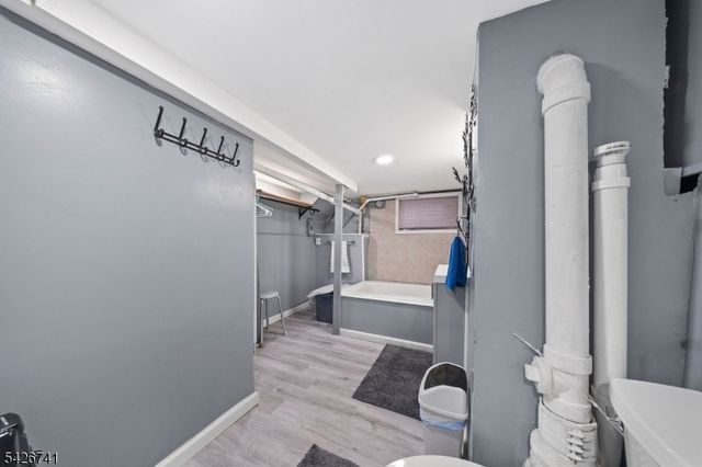 88 Woodbine Ave, Newark City, NJ 07106