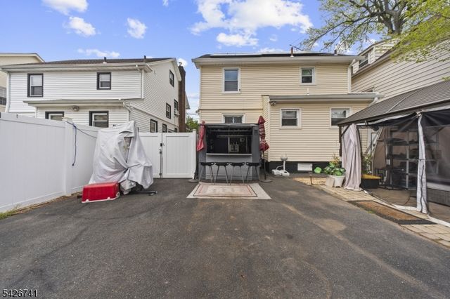 88 Woodbine Ave, Newark City, NJ 07106