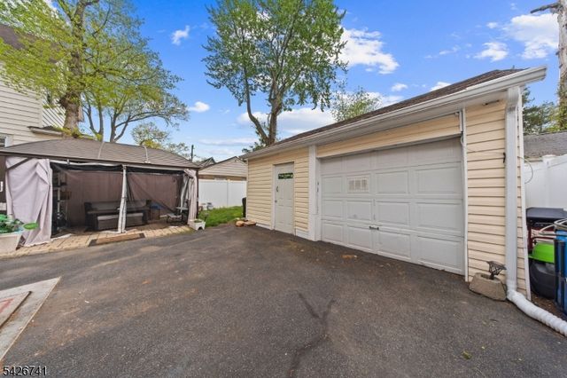 88 Woodbine Ave, Newark City, NJ 07106