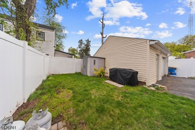 88 Woodbine Ave, Newark City, NJ 07106