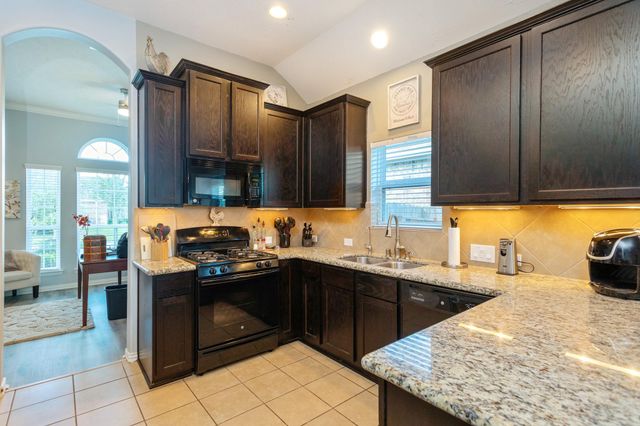 3056 Winterberry Lane, Dickinson, TX 77539