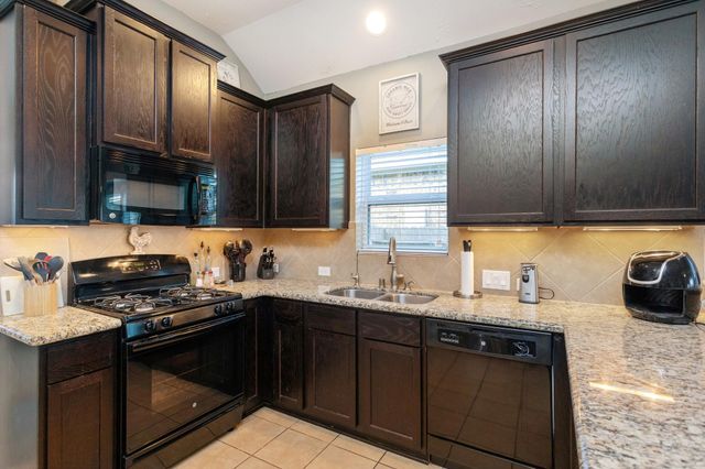 3056 Winterberry Lane, Dickinson, TX 77539