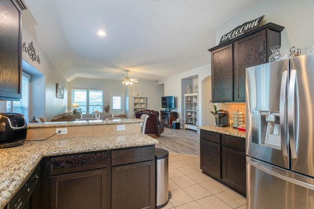 3056 Winterberry Lane, Dickinson, TX 77539