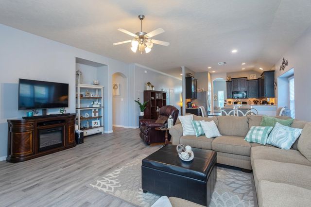 3056 Winterberry Lane, Dickinson, TX 77539