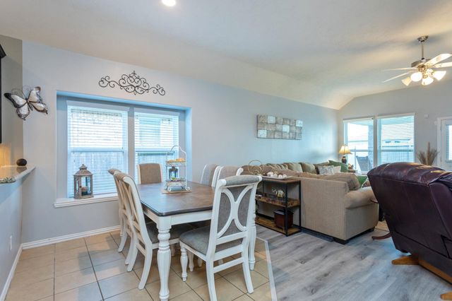 3056 Winterberry Lane, Dickinson, TX 77539