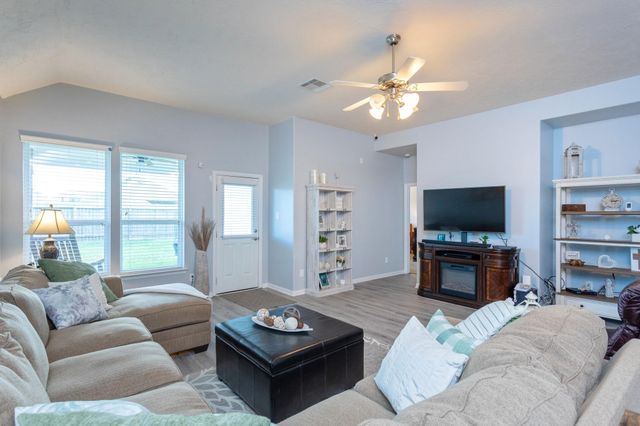 3056 Winterberry Lane, Dickinson, TX 77539