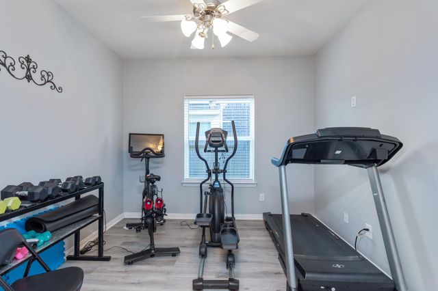 3056 Winterberry Lane, Dickinson, TX 77539