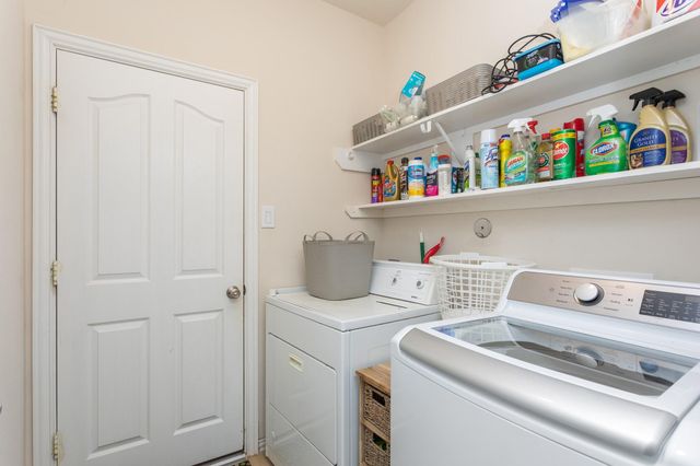 3056 Winterberry Lane, Dickinson, TX 77539