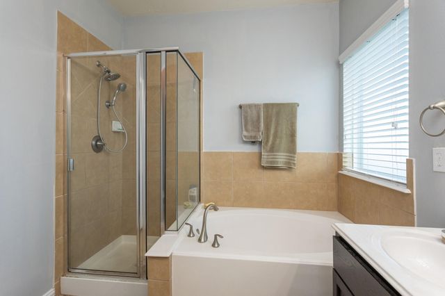 3056 Winterberry Lane, Dickinson, TX 77539