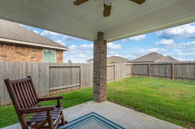 3056 Winterberry Lane, Dickinson, TX 77539