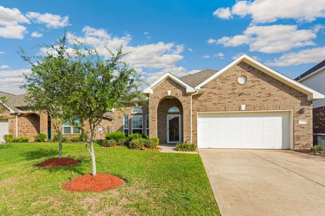 3056 Winterberry Lane, Dickinson, TX 77539