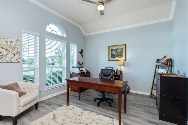 3056 Winterberry Lane, Dickinson, TX 77539