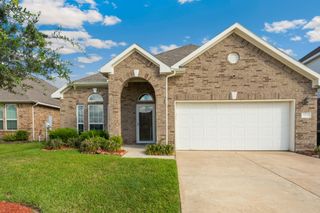3056 Winterberry Lane, Dickinson, TX 77539