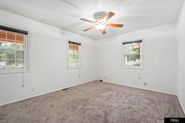 9640 Spaulding Street, Omaha, NE 68134