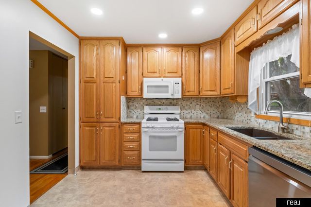 9640 Spaulding Street, Omaha, NE 68134