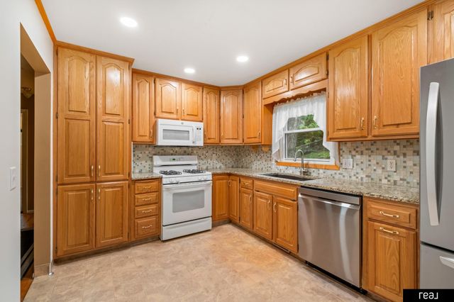 9640 Spaulding Street, Omaha, NE 68134