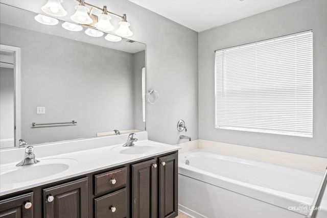 3292 Bromley Lane, Aurora, IL 60502