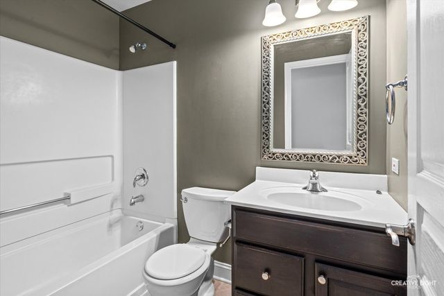 3292 Bromley Lane, Aurora, IL 60502