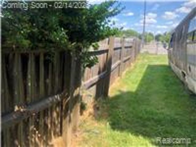 1651 N Chevrolet Avenue, Flint, MI 48504