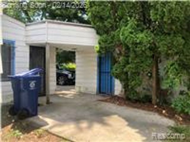 1651 N Chevrolet Avenue, Flint, MI 48504