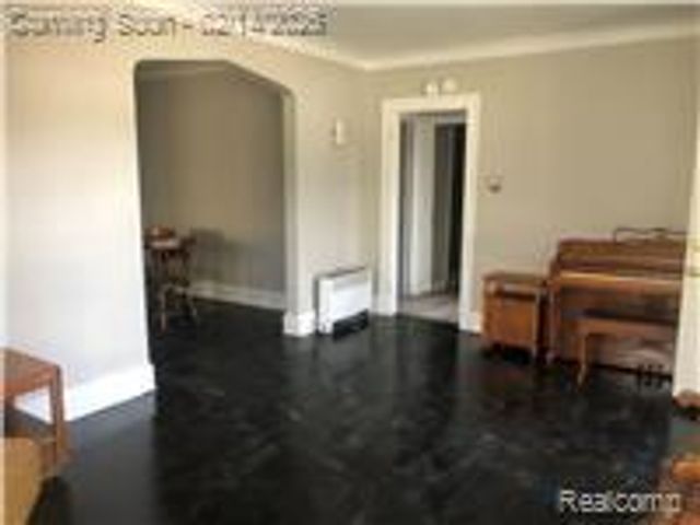 1651 N Chevrolet Avenue, Flint, MI 48504