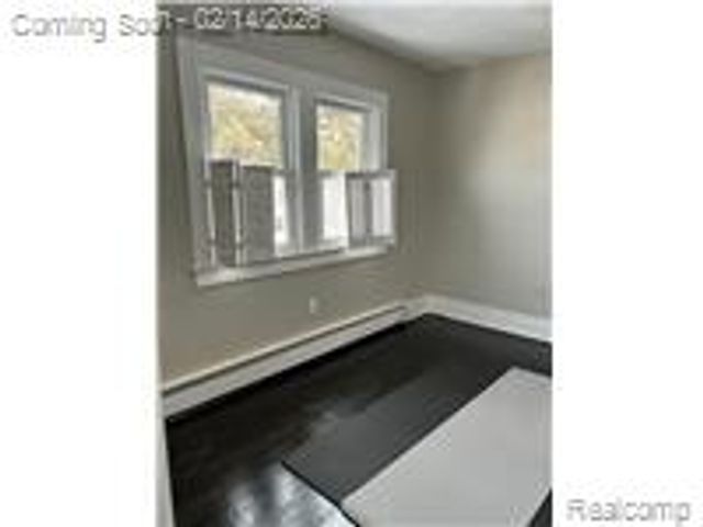 1651 N Chevrolet Avenue, Flint, MI 48504