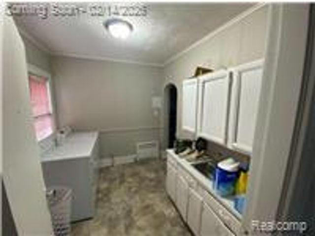 1651 N Chevrolet Avenue, Flint, MI 48504