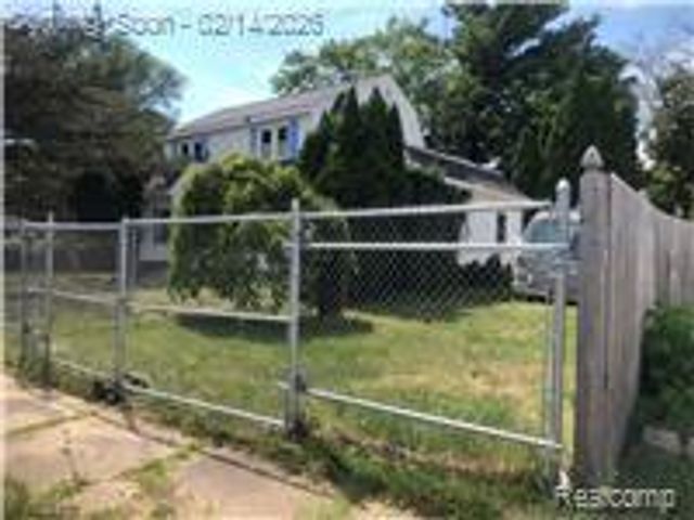1651 N Chevrolet Avenue, Flint, MI 48504