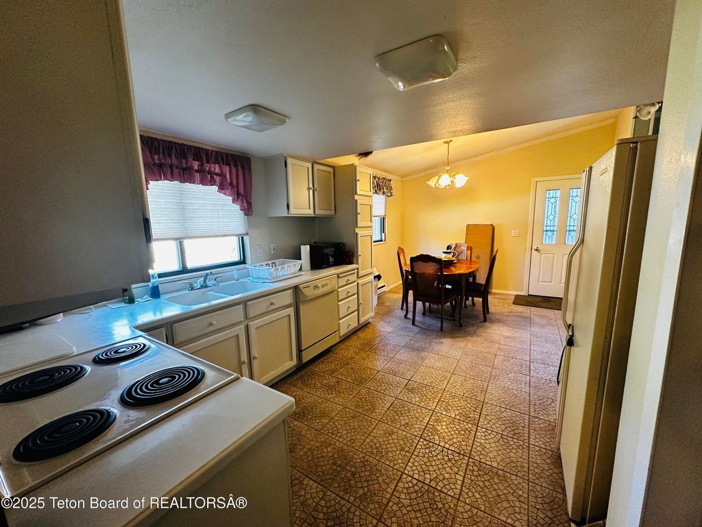 1610 E JW Drive, Jackson, WY 83001 photo 12