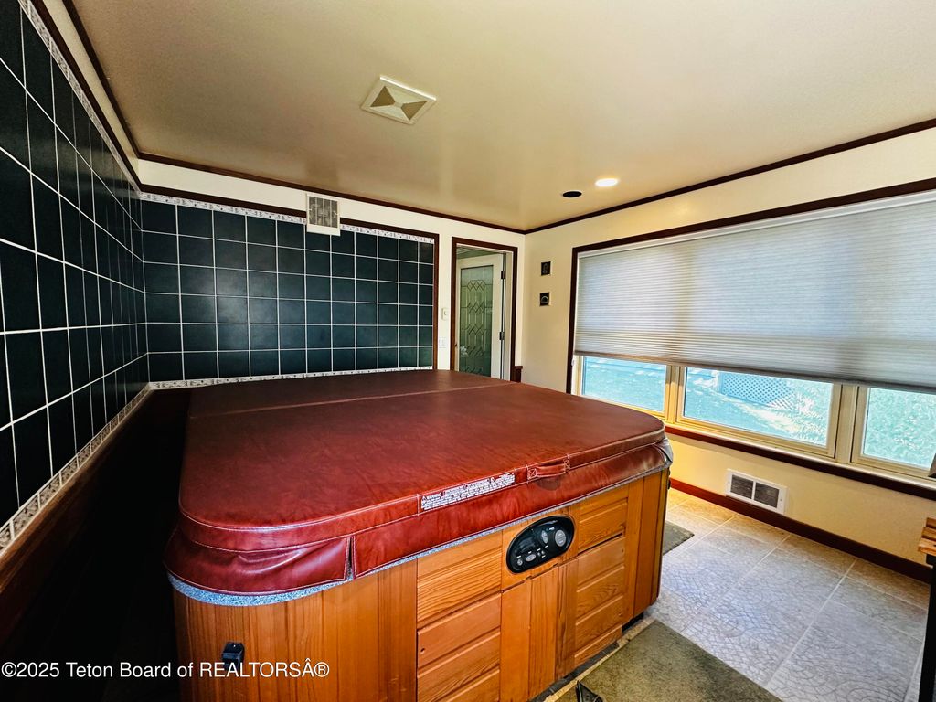 1610 E JW Drive, Jackson, WY 83001 photo 17