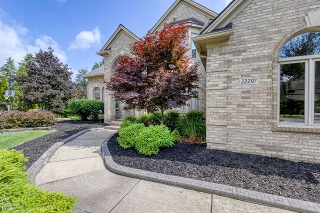 22297 Hazelton Ct Court, Novi, MI 48374