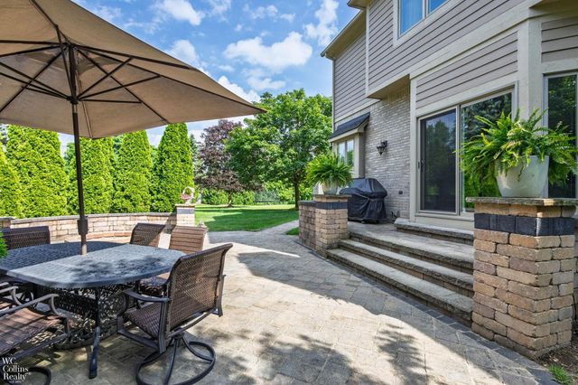 22297 Hazelton Ct Court, Novi, MI 48374