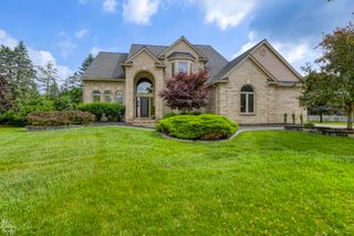 22297 Hazelton Ct Court, Novi, MI 48374