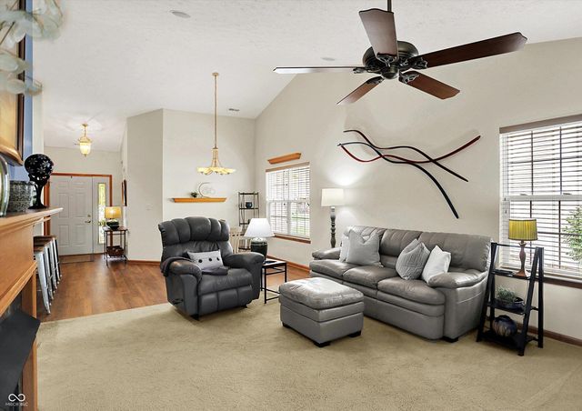 17736 Crown Pointe Court, Noblesville, IN 46062