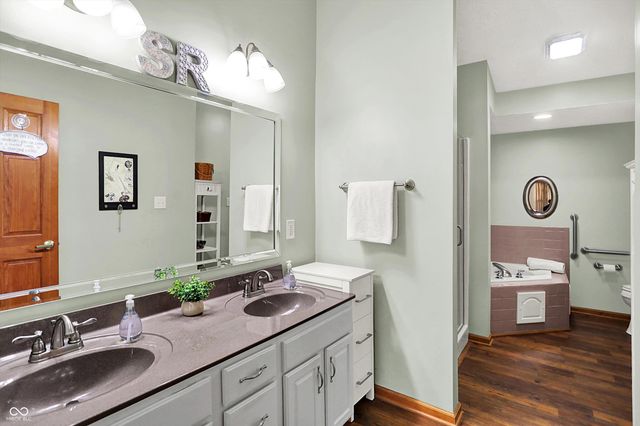 17736 Crown Pointe Court, Noblesville, IN 46062