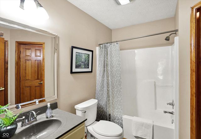 17736 Crown Pointe Court, Noblesville, IN 46062