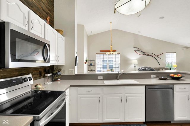 17736 Crown Pointe Court, Noblesville, IN 46062