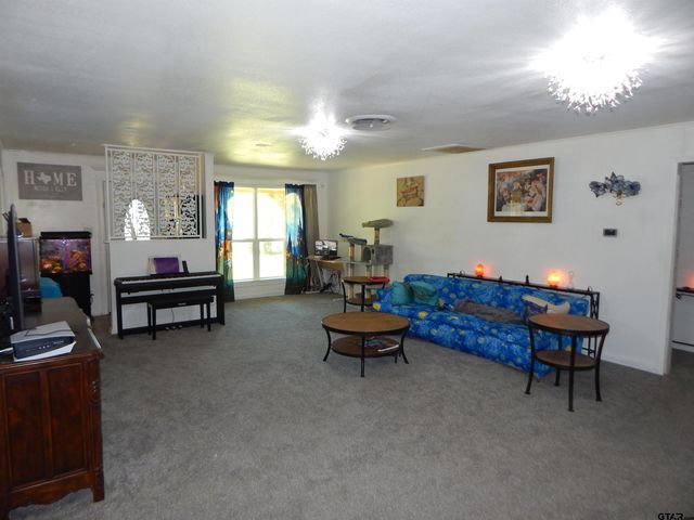 101 LANE DR., Gladewater, TX 75647